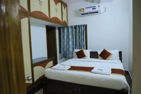 Nanda Mohan Homestay- Luxury AC Apartment close to Alipiri Gate Vacation rental in Tirupati