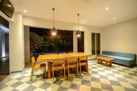 Stylish 1 Bd Pvt Apartment w shared kitchen & pool Apartment in North Kuta