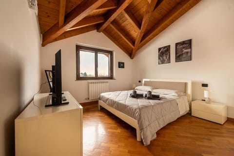 Attic Room vicino Milano, Rho fiera e MXP Apartment in Legnano