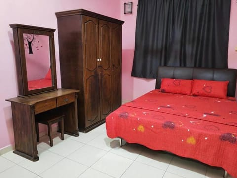 Mawar Homestay House in Mersing