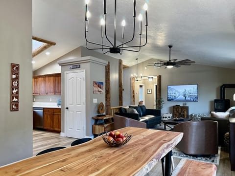 Living room, Dining area