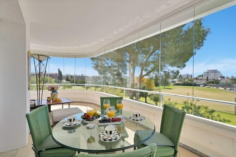 Lujoso y elegante apartamento primera linea golf - LOS FLAMENCOS 7 Apartment in San Pedro de Alcántara