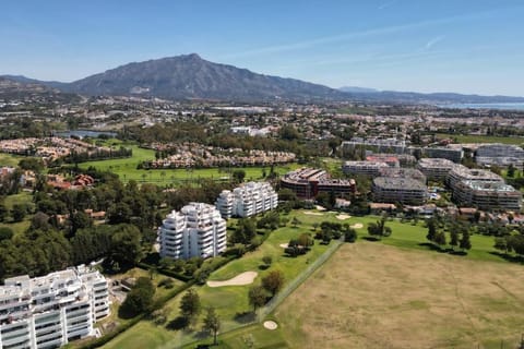 Lujoso y elegante apartamento primera linea golf - LOS FLAMENCOS 7 Apartment in San Pedro de Alcántara