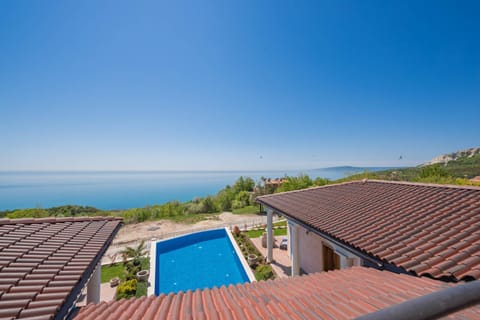 Day, Natural landscape, Pool view, Sea view, sunbed