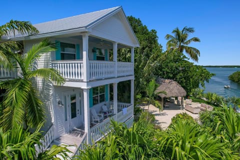 Bayberry Key - Waterfront Boutique Resort, Dock, Direct Water views! House in Upper Matecumbe Key