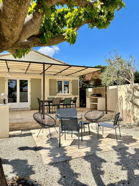 Property building, Patio, Day, View (from property/room), Balcony/Terrace, Living room, Dining area