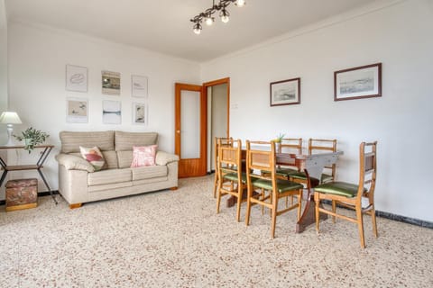 Sunflower Minato Apartment in Santa Pola