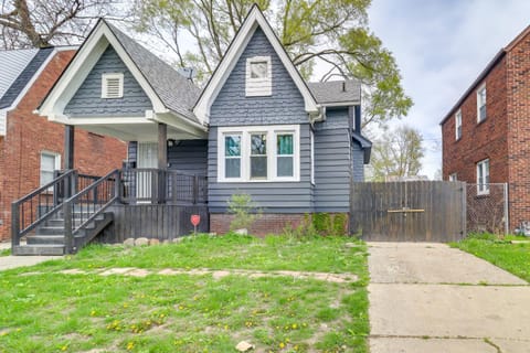 Lovely Detroit Home with Deck Near Hospitals! House in Detroit