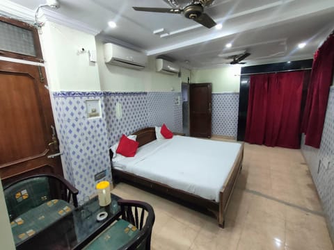 Hotel Naznin Palace & A/C Banquet Hotel in Lucknow