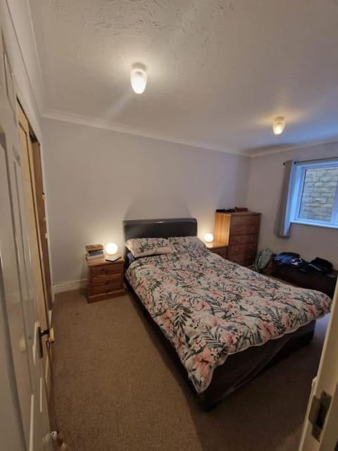 Duplex flat in Cirencester town centre,free paking and wifi Condo in Cirencester