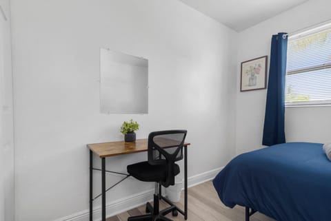 Cozy Private Rooms in Shared Home - Close to Peanut Island Alojamento de férias in Riviera Beach