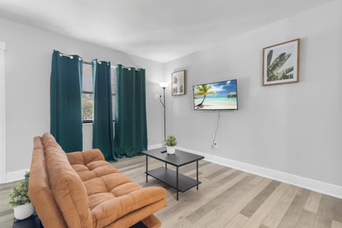 Cozy Private Rooms in Shared Home - Close to Peanut Island Casa vacanze in Riviera Beach