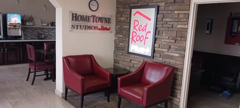 HomeTowne Studios by Red Roof Huntsville - Madison Hotel in Madison