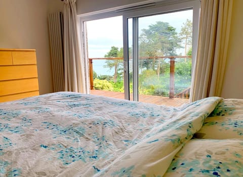 Bed, View (from property/room), Bedroom, Sea view