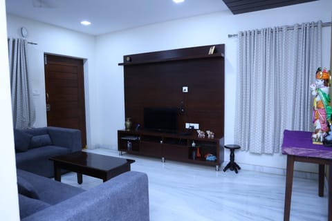 Elite Homes Perfect Guest Rooms.. Condo in Visakhapatnam