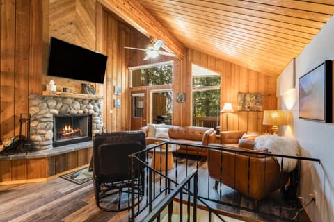Whitefish Summit Serenity- Cabin Feel in Ptarmigan Village with Amenities! House in Whitefish