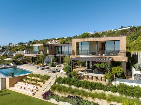 Golden Vista Estate Chalet in La Jolla Shores