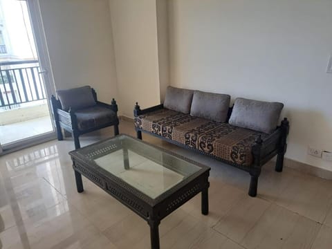 2Bhk fully furnished flat. Condo in Noida