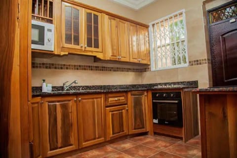 Kitchen or kitchenette, minibar, pet friendly, stove