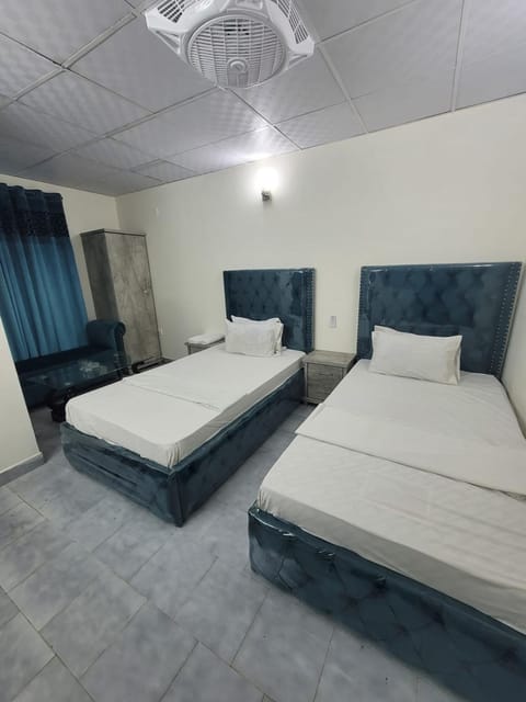 Blue diamond guest house Bed and Breakfast in Karachi