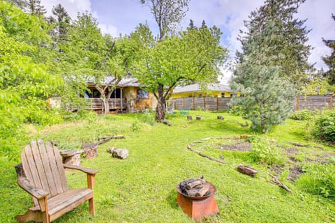 Unique and Serene Retreat, 7 Mi to Downtown Portland House in Milwaukie
