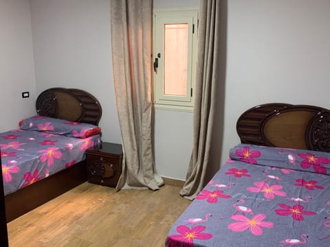 شارع خالد ابن الوليد بجوار الهلتون و بنك اسكندريه Apartment in Alexandria