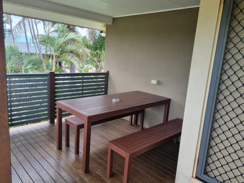 See Street Apartments by Kacys Apartment in Bargara