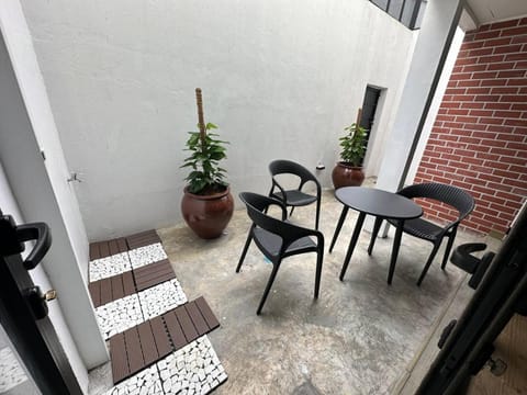 Patio, Seating area