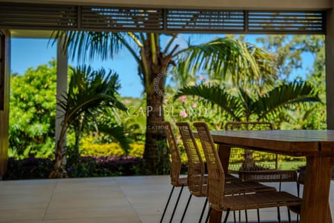 Patio, Day, Dining area, Garden view