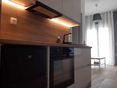 Modern-Bright-Netflix-WiFi-AC Apartment in Piraeus Regional Unit, Greece