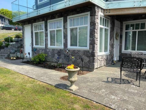 White Rock Beach getaway House in White Rock