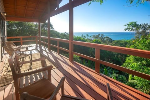 Apricari Villa / Luxury Views / 5 BDRM / Pool House in Bay Islands Department