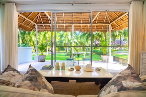 VillaMilla luxury Pool Room Bed and Breakfast in Ban Tai