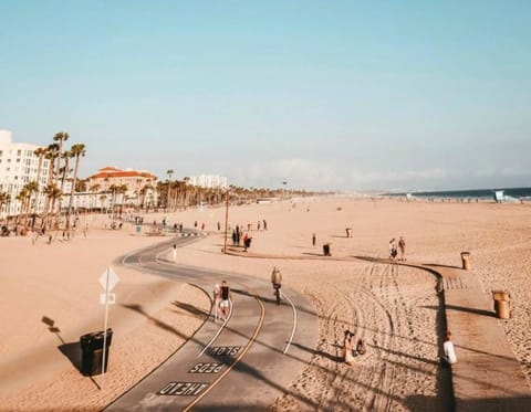 Ocean Club - 1 Bedroom Apartment in Marina del Rey