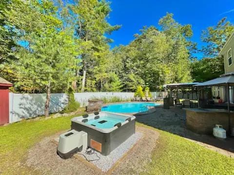 Hot Tub, Pool view, Swimming pool