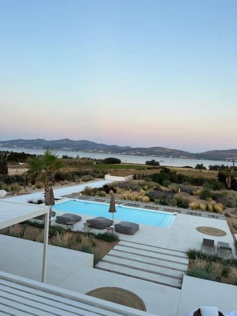 Moderne Villa mit Pool und Meerblick Villa in Paros, Greece