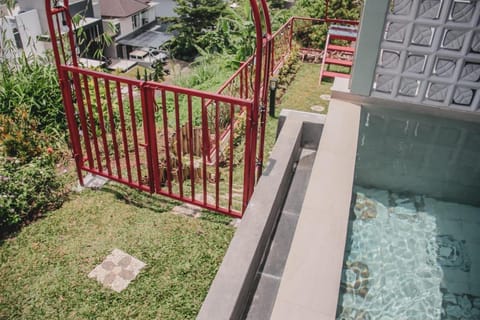 The Lantana House 2, 3BR, pool non-heated Villa in Bandung