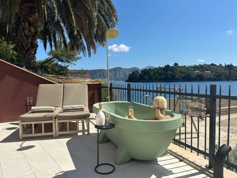 Hot Tub, Balcony/Terrace