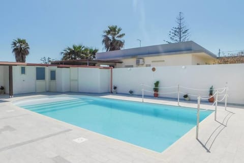 Coconuts house - con Piscina - Private Parking Apartment in Santa Maria del Focallo