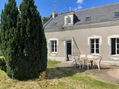 Maison bord de Loire House in Gennes-Val-de-Loire