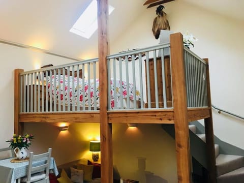 Stunning converted Cider Barn opposite a country pub Apartment in Taunton Deane