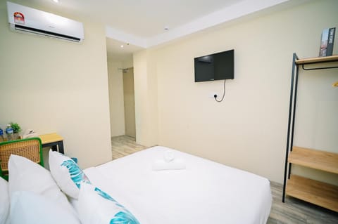 Bed, TV and multimedia, Photo of the whole room, Bedroom, air conditioner