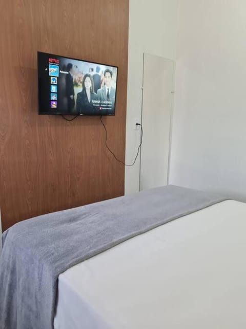 Apt B com ar tv smart e garagem Apartment in Montes Claros