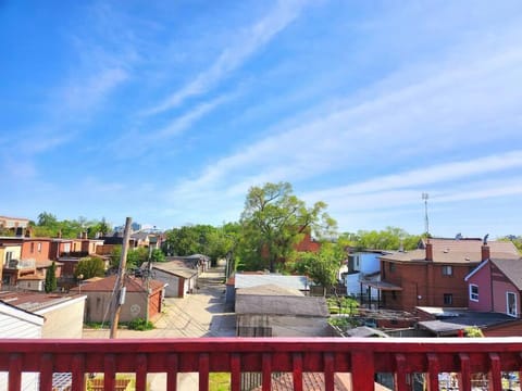 Neighbourhood, Balcony/Terrace, Bedroom, Street view