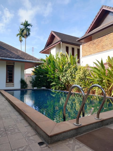 6 bedroom pool villa Surin beach Chalet in Choeng Thale