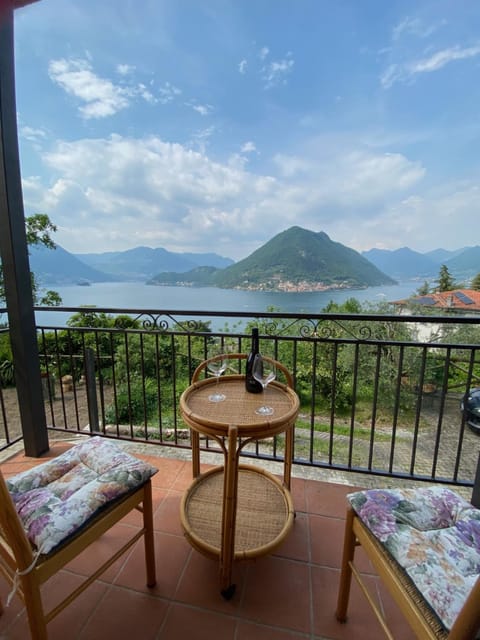 Balcony/Terrace, Lake view