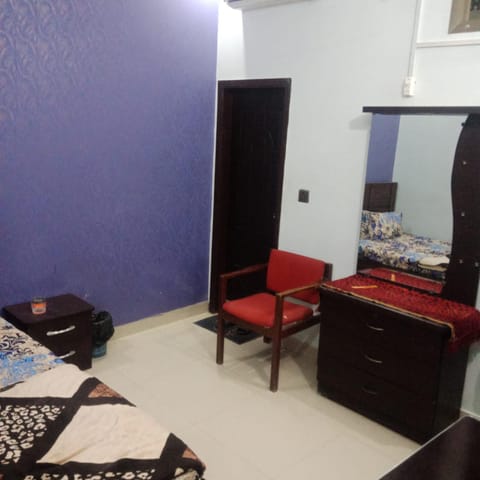 HostHub Guest House Gulshan iqbal Bed and Breakfast in Karachi