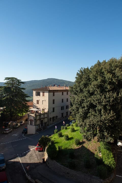 Spring, Day, Natural landscape, Mountain view, Parking