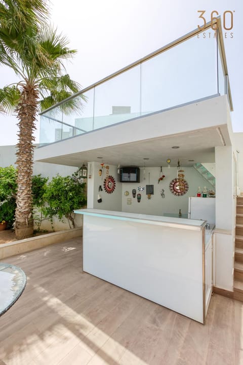 Stunning 4BR Villa with Private pool & parking by 360 Estates Villa in Attard