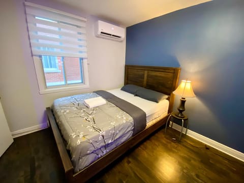 MontREAL HOMES - Affordable Rooms, Smart TV, Shared Kitchen Chambre d’hôte in Côte Saint-Luc